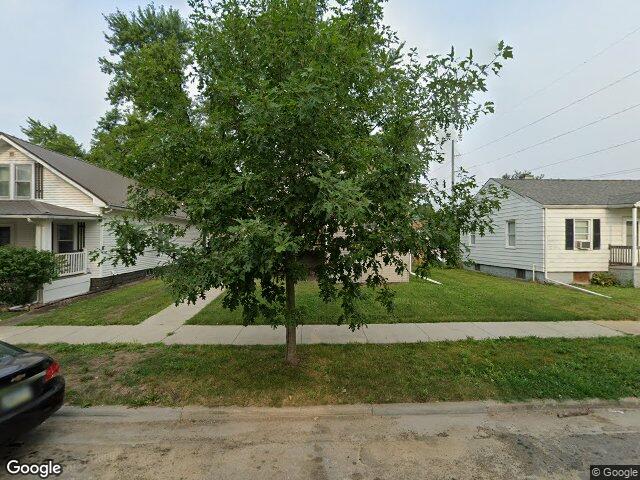 1228 9th st nw, cedar rapids,  IA 52405