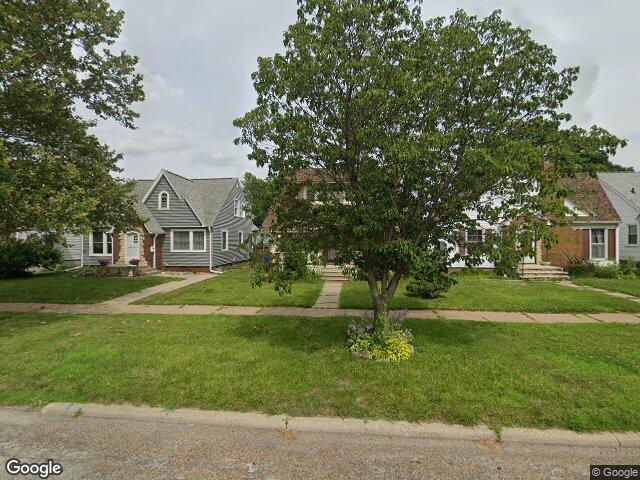 1805 2nd st sw, cedar rapids,  IA 52404