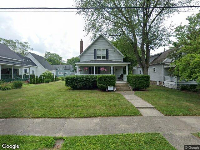 758 huron st, south haven,  MI 49090
