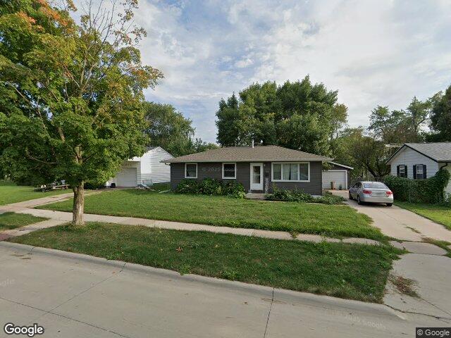 4821 midway dr nw, cedar rapids,  IA 52405
