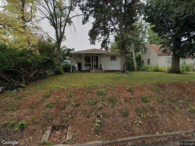1285 30th st ne, cedar rapids,  IA 52402