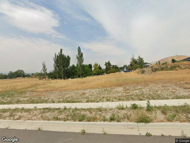 803 e 160 n #1
                                ,Unit # 1, hyde park,  UT 84318