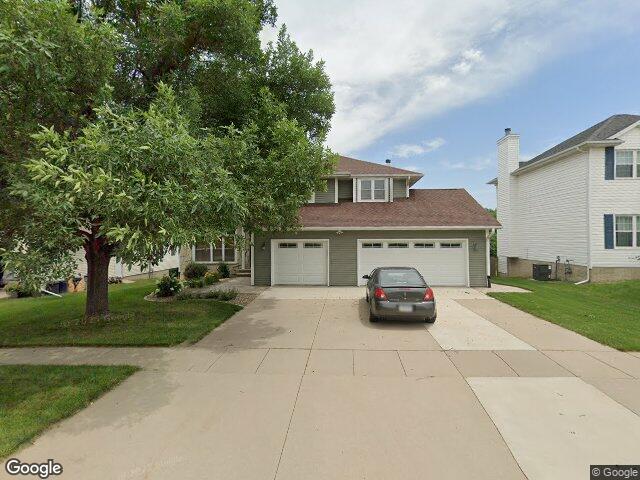2525 plymouth st, marion,  IA 52302