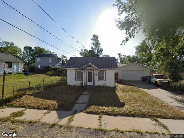 3015 2nd ave se, cedar rapids,  IA 52403