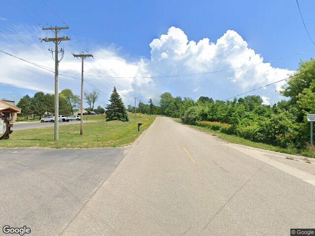 8th avenue, south haven,  MI 49090