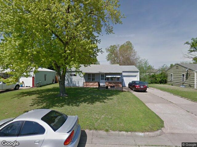 762 plaza dr, salina,  KS 67401