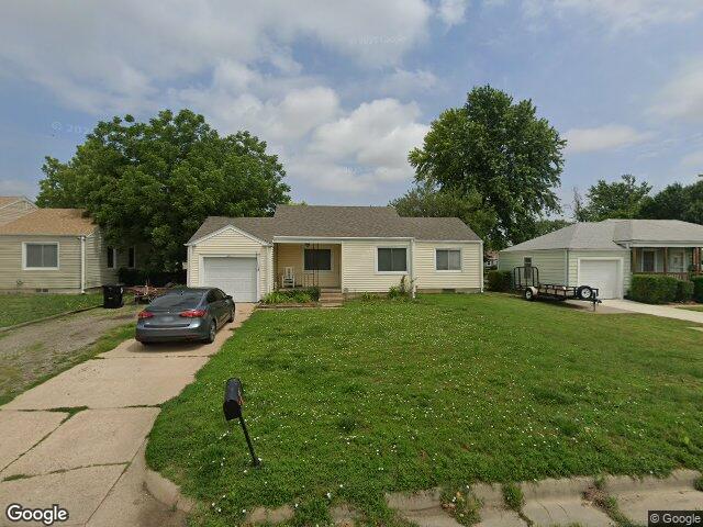 421 e kirwin ave, salina,  KS 67401