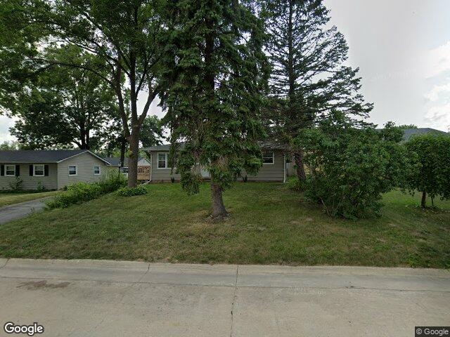 110 6th ave, hiawatha,  IA 52233