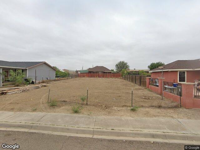 303 sunset loop, eagle pass,  TX 78852