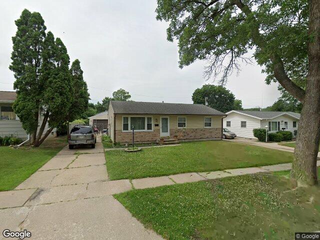 1709 texas ave ne, cedar rapids,  IA 52402