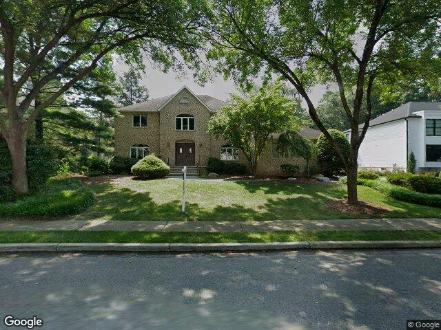 206 paul ct, paramus,  NJ 07652