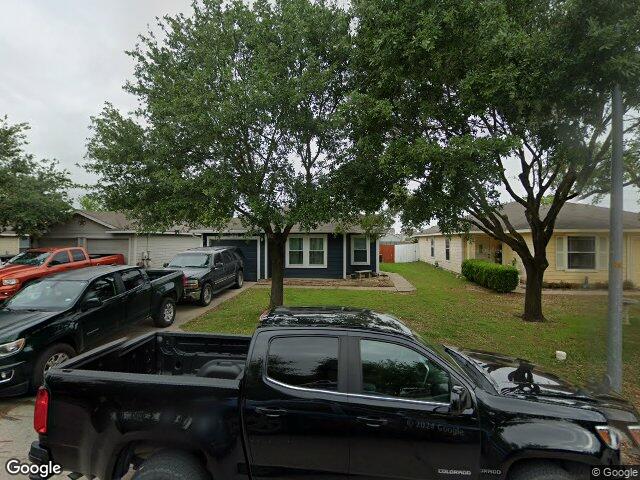 17912 honey locust ln, elgin,  TX 78621