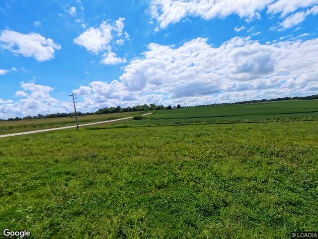 3201 village way, robins,  IA 52411