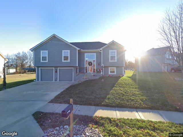 1821 lauren ln, kearney,  MO 64060