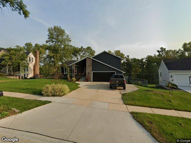 5102 broadlawn dr se, cedar rapids,  IA 52403