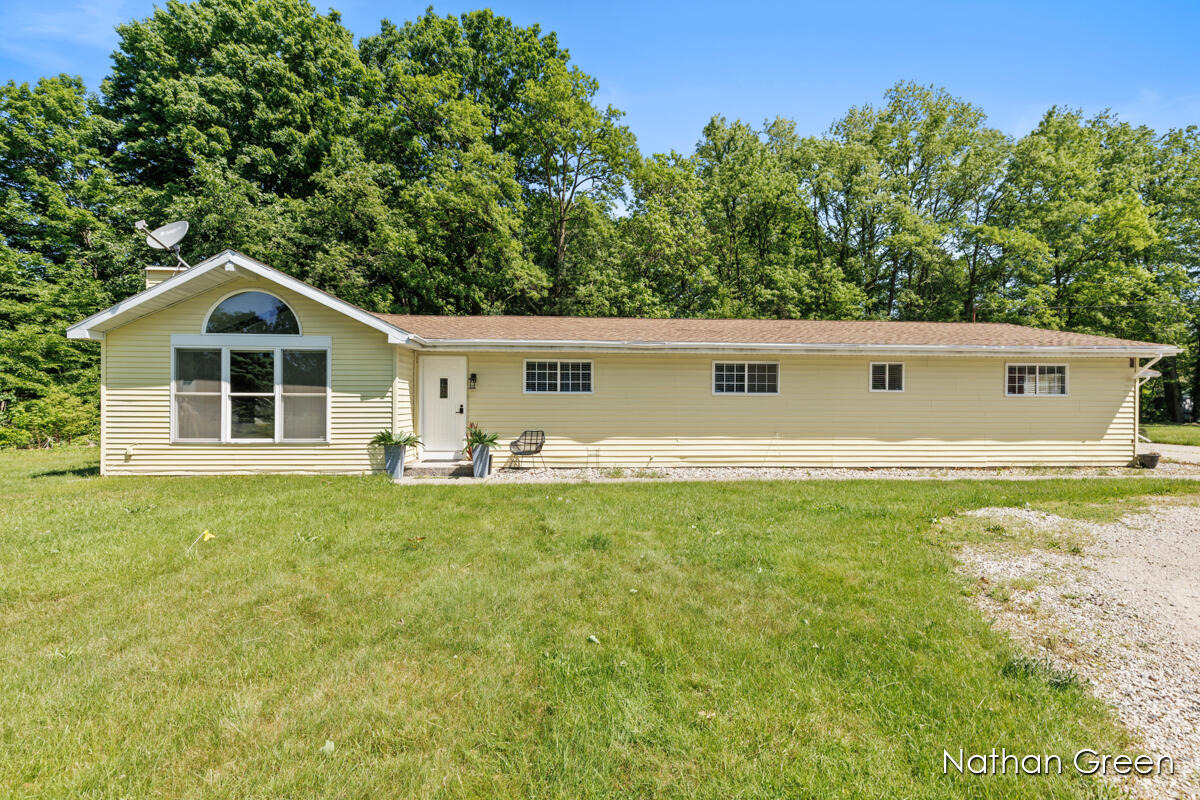 68538 8th ave, south haven,  MI 49090