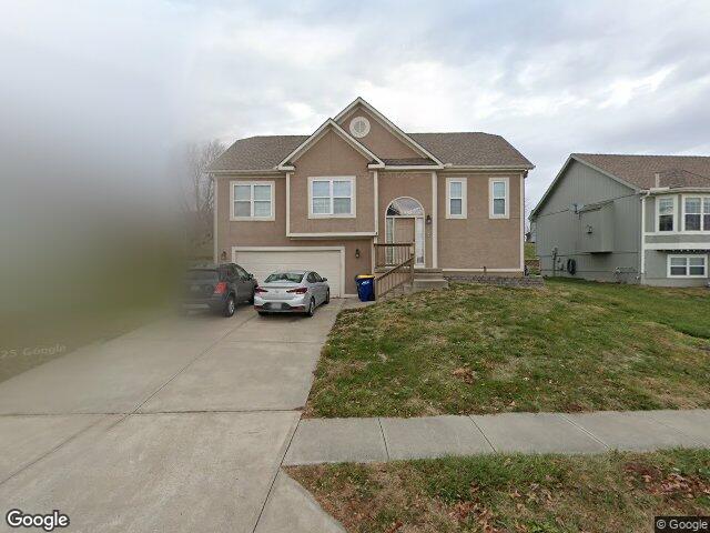 404 killarney ln, smithville,  MO 64089