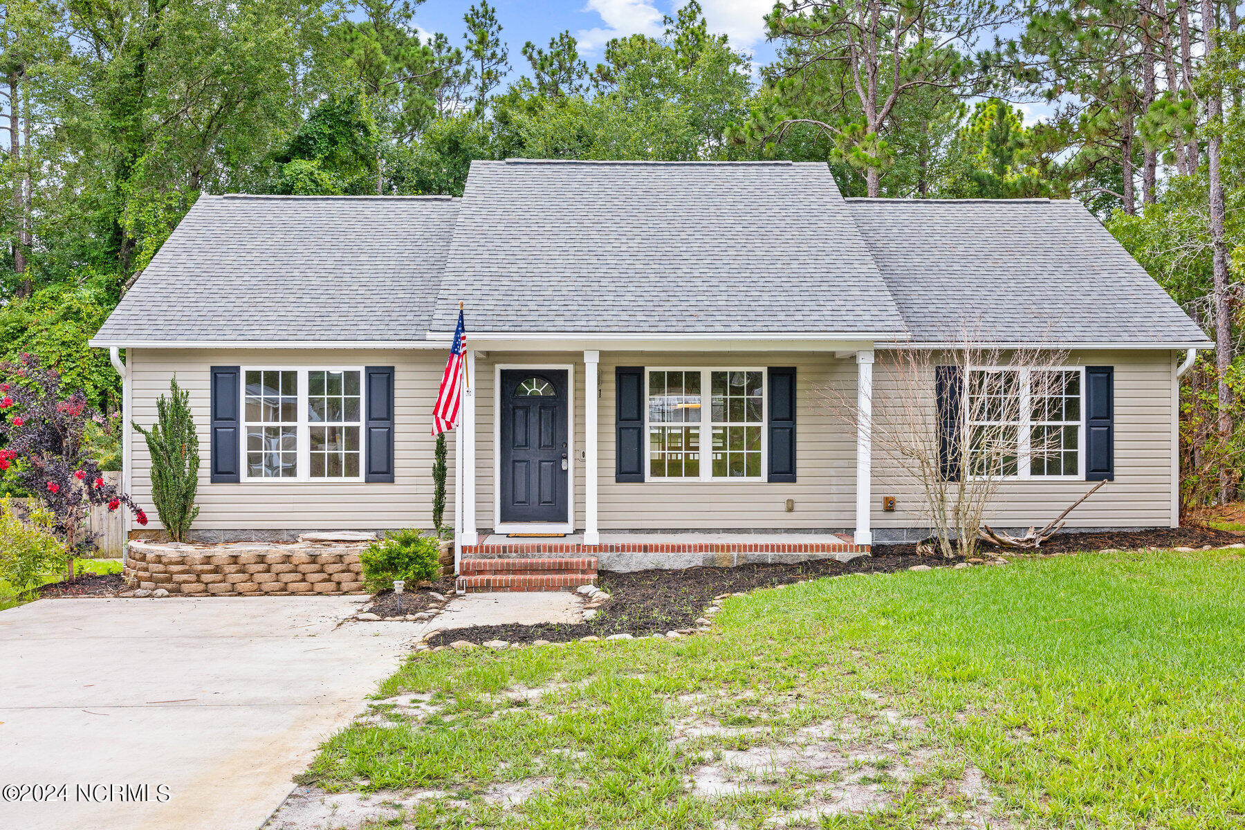 241 n high point rd, southport,  NC 28461