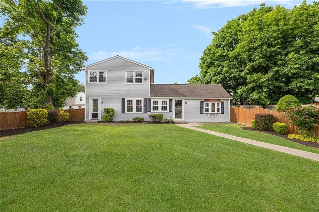 52 pleasant view rd, warwick,  RI 02888