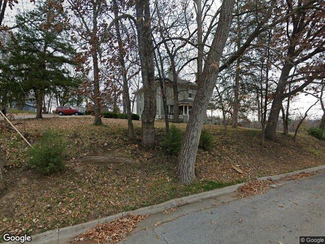 221 w front st, bonner springs,  KS 66012