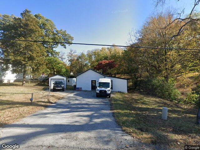 3821 n antioch rd, kansas city,  MO 64117