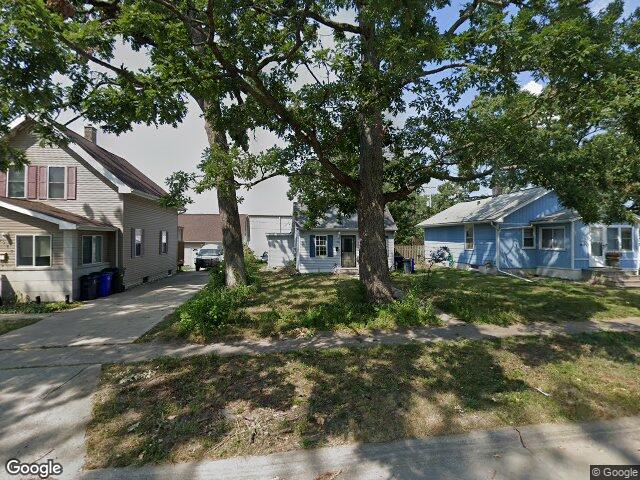 1061 12th st ne, cedar rapids,  IA 52402
