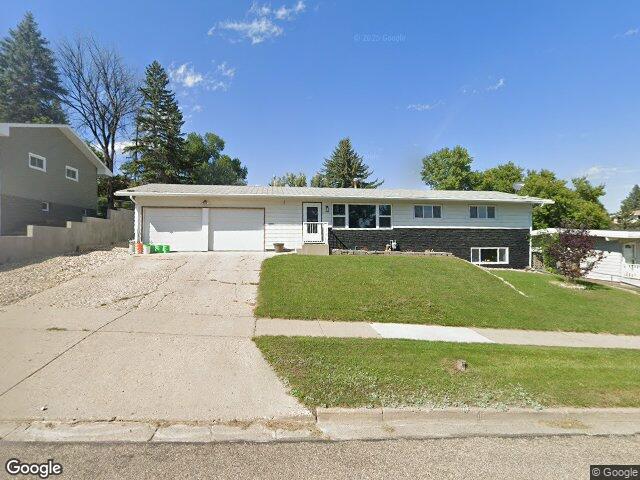 2304 8th ave nw, minot,  ND 58703