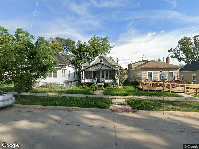 1128 b ave nw, cedar rapids,  IA 52405