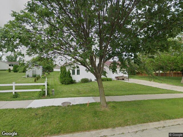 1095 e main st, robins,  IA 52328
