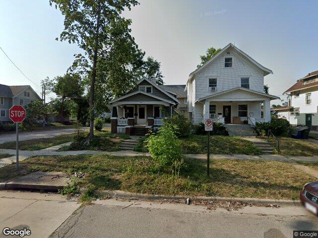1841/1837 grande avenue se, cedar rapids,  IA 52403