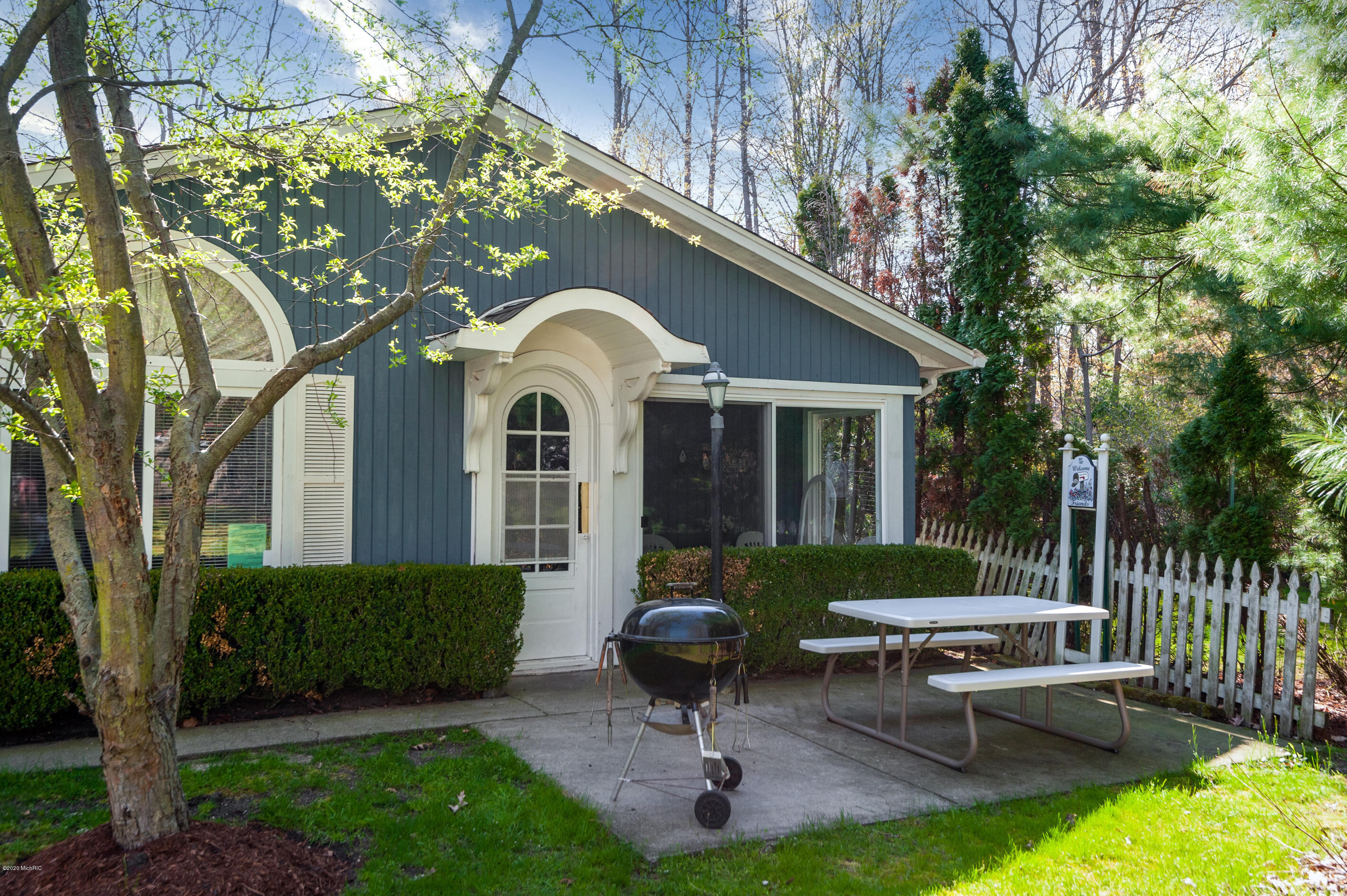 140 webster ave, south haven,  MI 49090