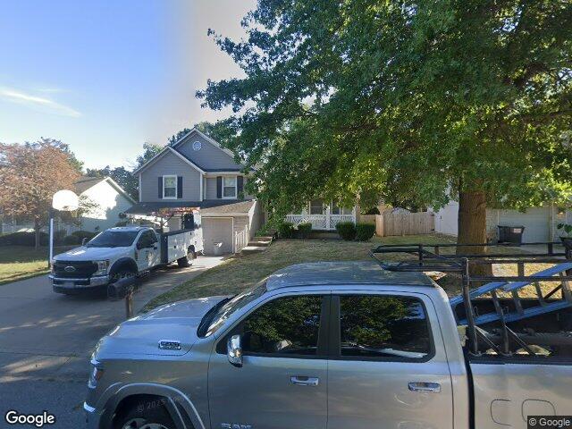 412 se hamilton ct, blue springs,  MO 64014