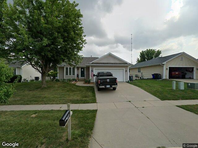 733 71st st ne, cedar rapids,  IA 52402