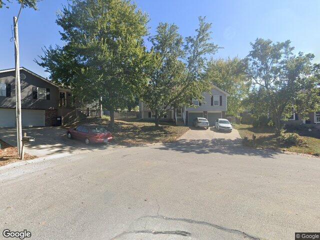 612 se steeple ct, blue springs,  MO 64014