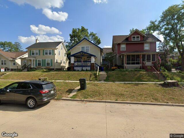 2005 washington ave se, cedar rapids,  IA 52403