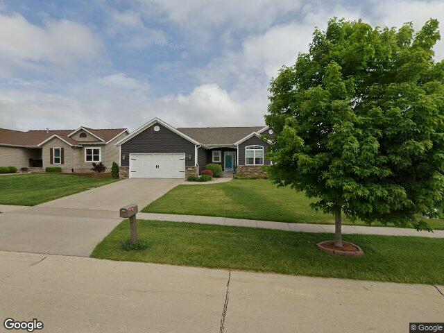 2108 radcliffe dr sw, cedar rapids,  IA 52404