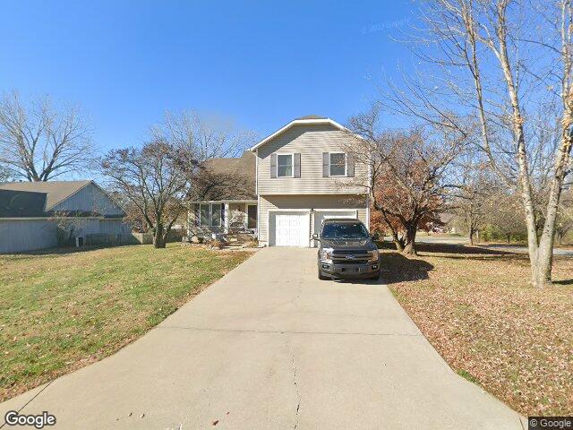 824 elk ln, bonner springs,  KS 66012