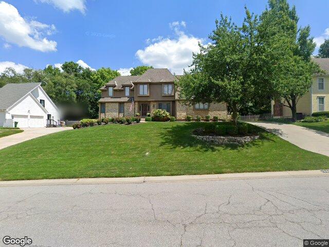 12001 wenonga ln, leawood,  KS 66209