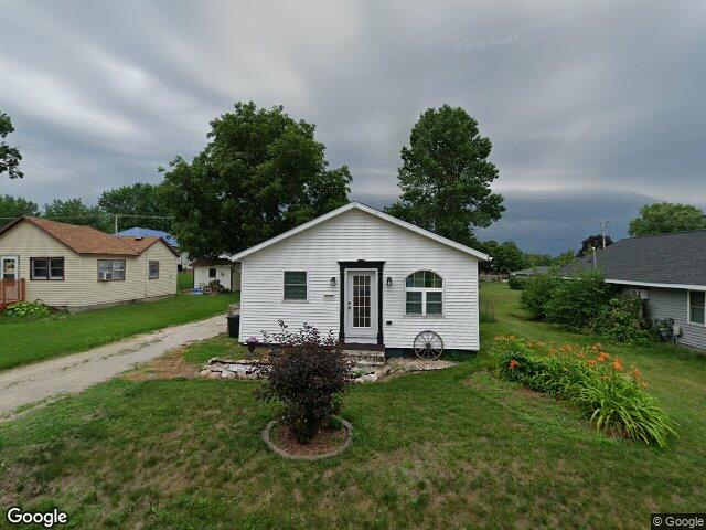 1315 1st ave, center point,  IA 52213