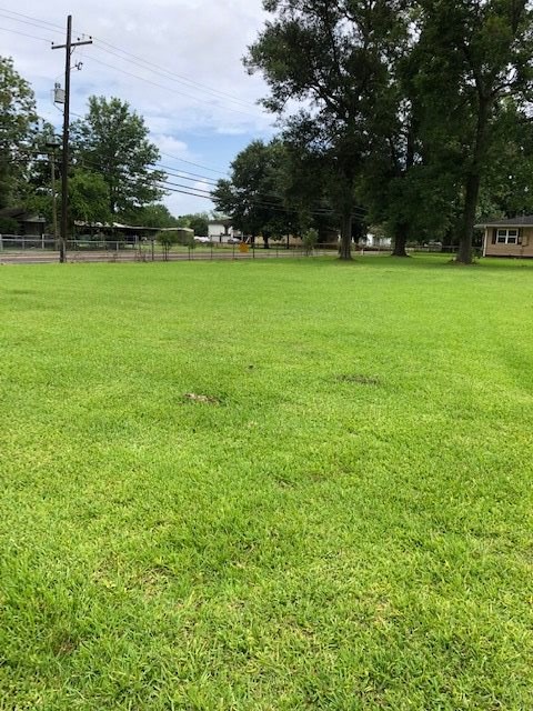 1204 dupont dr, orange,  TX 77630