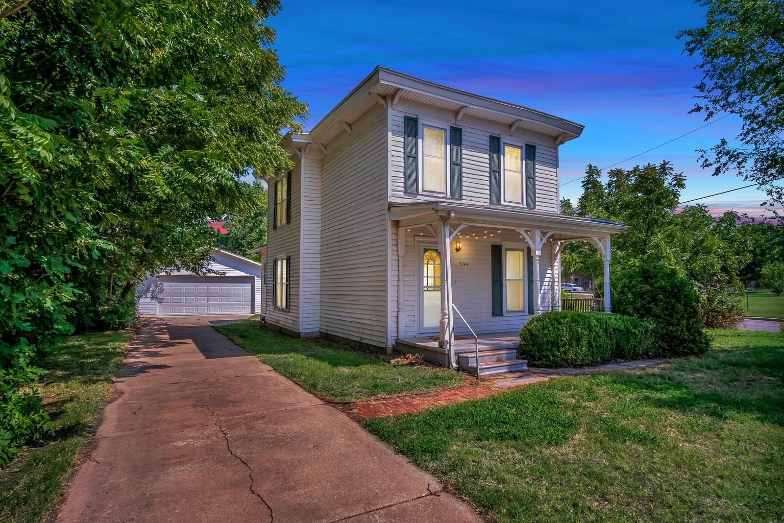 304 w 12th st, newton,  KS 67114