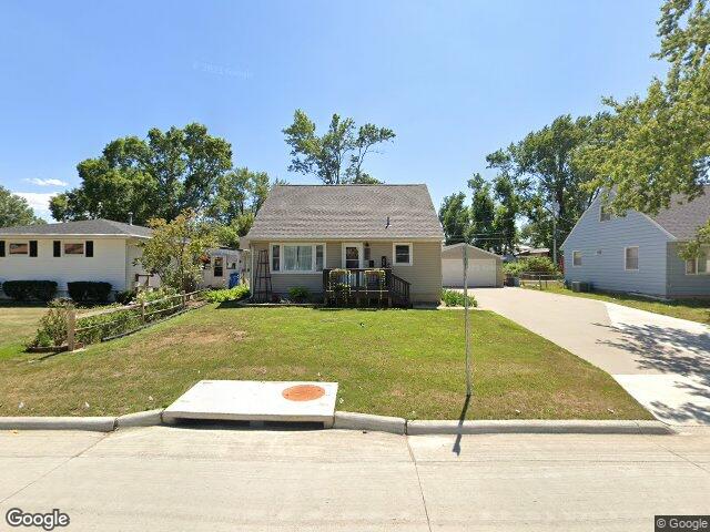 1145 a ave, marion,  IA 52302