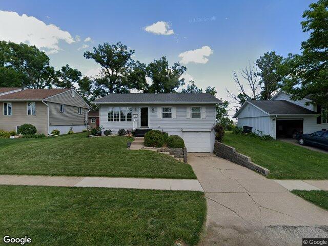 1015 pawnee dr nw, cedar rapids,  IA 52405