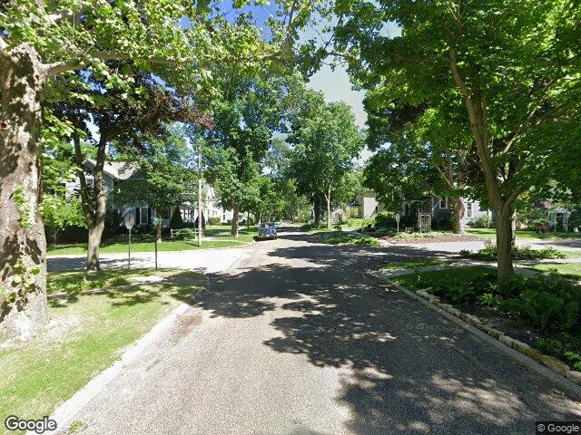 613 3rd street nw, mt vernon,  IA 52314