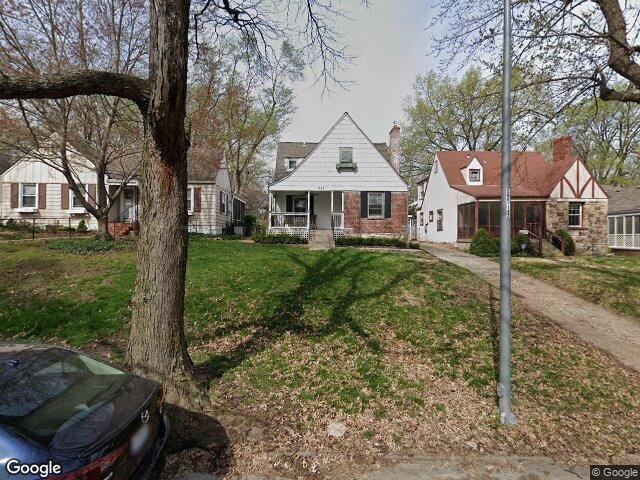 7228 walnut st, kansas city,  MO 64114