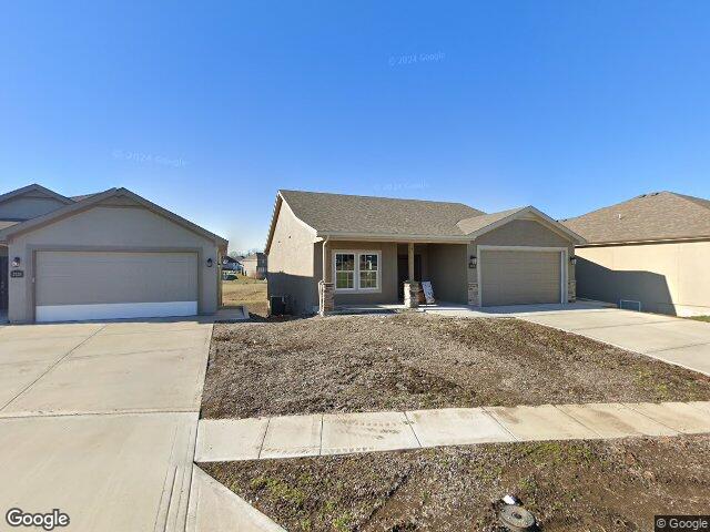 2118 greenfield point, kearney,  MO 64060
