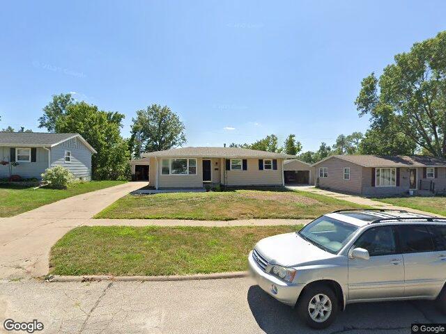 825 westview dr, marion,  IA 52302