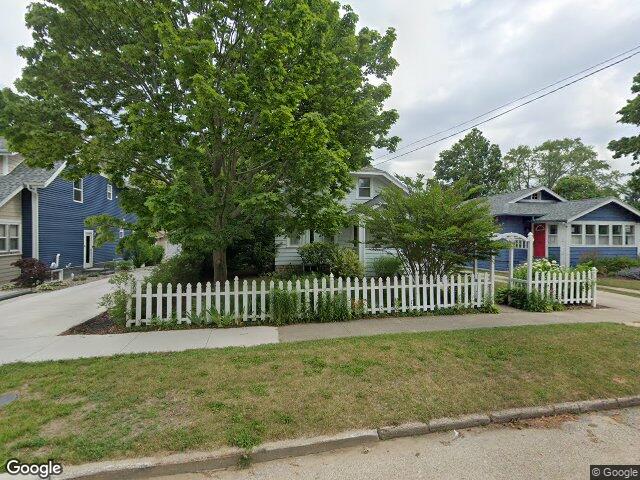 321 clinton st, south haven,  MI 49090