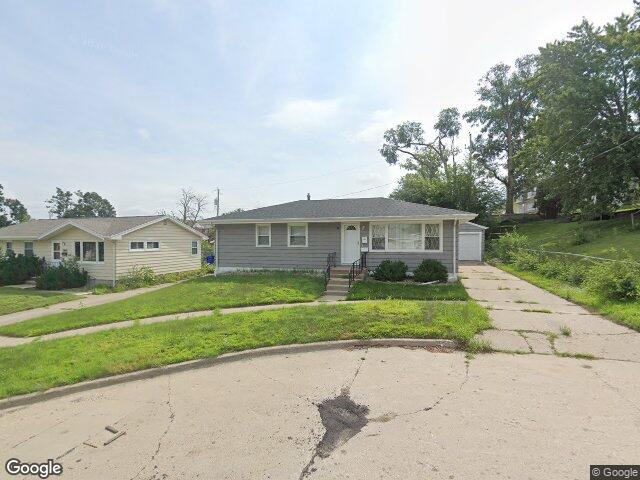 2011 cach ln sw, cedar rapids,  IA 52404