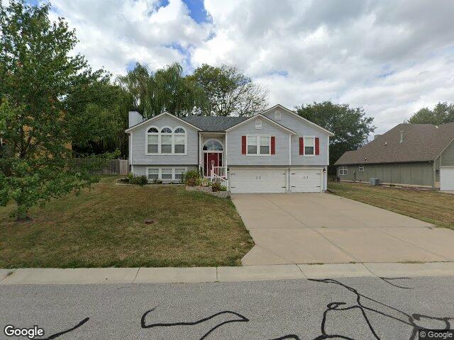 4432 sw rivulet dr, lees summit,  MO 64082
